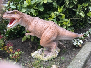 Dinosaurier, schöne Statue eines Tyrannosaurus